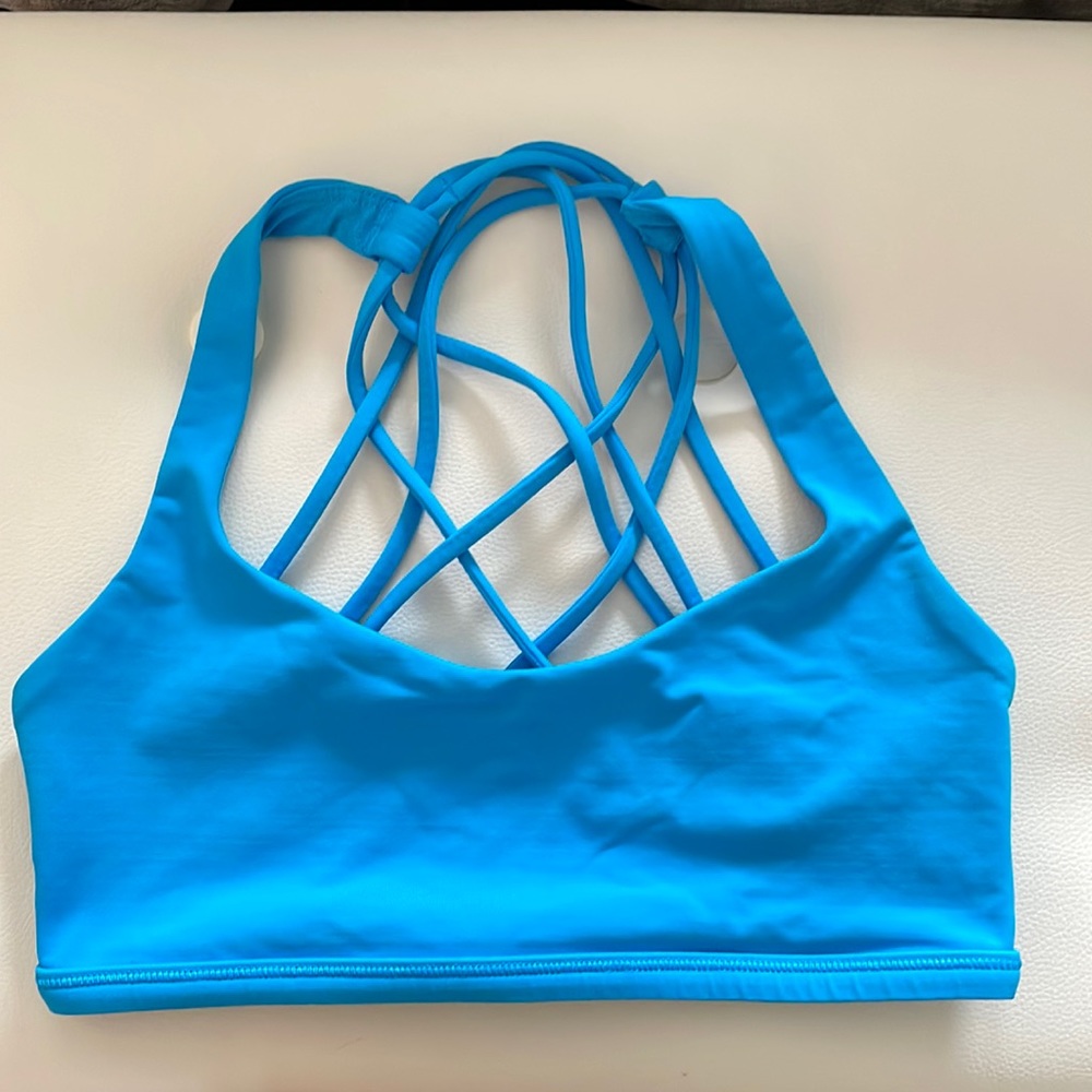 Lululemon sports bra size 4